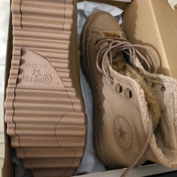 converse fur boots